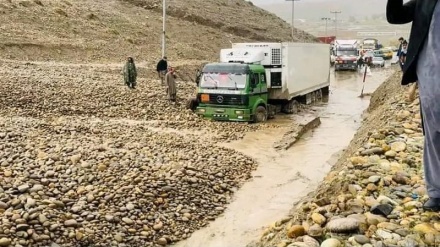  مسدود شدن جاده جلال آباد-کابل بر اثر سیلاب