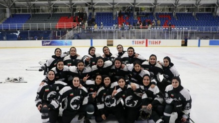  پیروزی پرگل تیم ملی هاکی روی یخ دختران ایران برابر قرقیزستان
