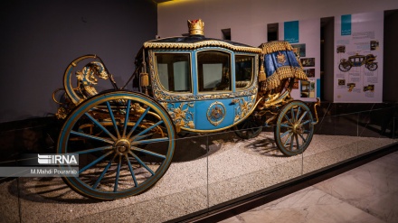 Ekspozita e karrocës speciale të mbretit Nasirudin Shah/Foto