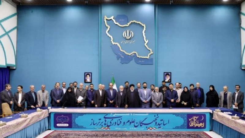تاکید رئیس جمهوری ایران بر پیشرفت در زمینه علم و فناوری 