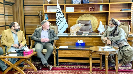 پاکستان باید د افغانستان د کډوالو په هکله نرمښت وښيي نور جزیات دلته لرو
