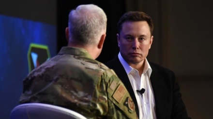 (AUDIO) Elon Musk costruisce una rete di satelliti spia per gli Usa