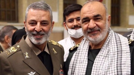 Ayatollah Khamenei verleiht „Medaille der Eroberung“ an IRGC-Oberbefehlshaber
