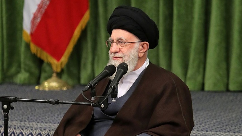 מנהיג המהפכה האסלאמית : לתקשורת השפעה על האויב יותר מהטילים והמל