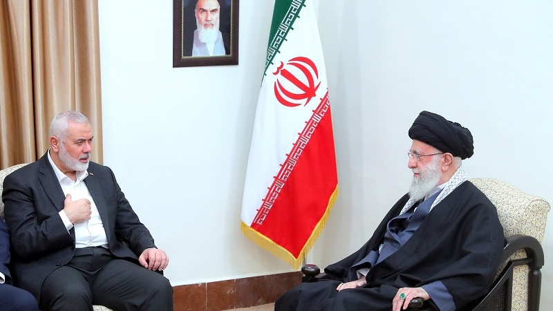 اسماعیل هنیه رئیس دفتر سیاسی حماس در دیدار با آیت الله خامنه‌ای رهبر انقلاب اسلامی