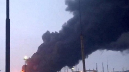 Ucraina, attacchi con droni in Russia: in fiamme raffineria di petrolio + VIDEO