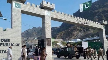 طالبان: مرز تورخم برای عبور بیماران سرطانی باز شد
