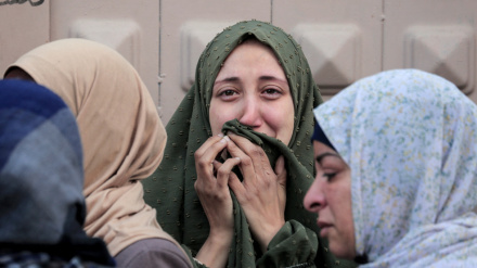 Inmitten eskalierender Gewalt greift Israel erneut Palästinenser an, die in Gaza auf Hilfe warten