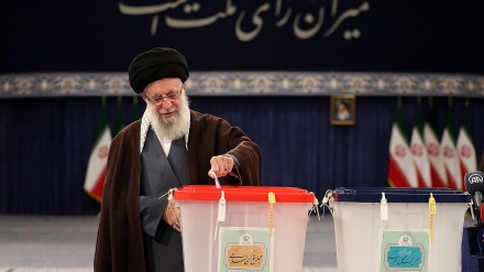 イランで国会・専門家会議選挙が実施