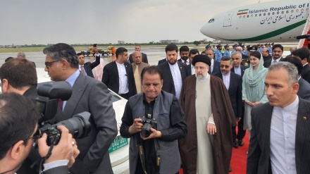 Presidenti i Republikës Islamike të Iranit mbërrin në Lahore