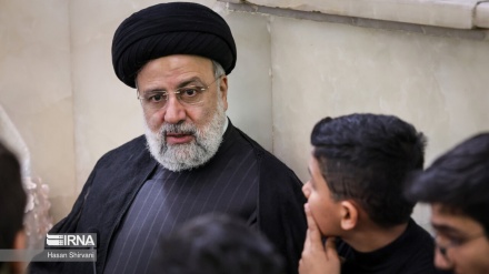 İran Prezidenti kimsəsiz uşaqlarla birlikdə iftar etdi
