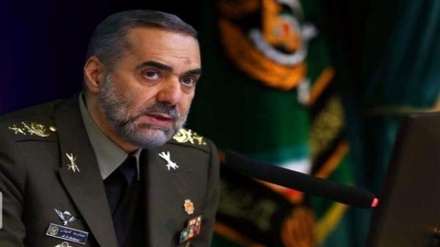 وزیر دفاع ایران: هر کشوری حریم هوایی خود را برای حمله به ایران باز کند پاسخ قاطع دریافت خواهد کرد