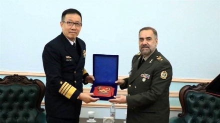 שר ההגנה האיראני נפגש עם שר ההגנה הסיני