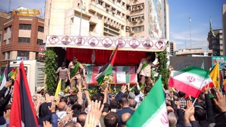 Iran veranstaltet Trauerzug für IRGC-Mitglieder, die bei israelischem Angriff in Syrien getötet wurden