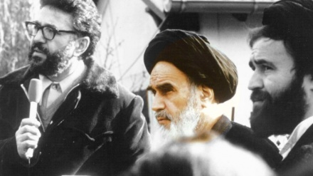 Der Mann, der zum Gründer der Islamischen Republik Iran und des Widerstands Westasiens wurde / 14 politische Ansichten von Imam Khomeini + Bilder