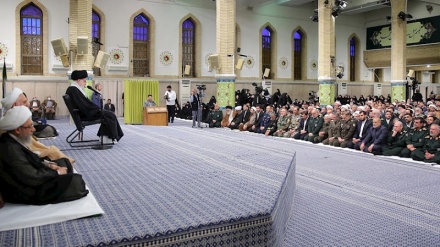 Incontro Ayatollah Khamenei con funzionari del governo e ambasciatori dei Paesi islamici + FOTO