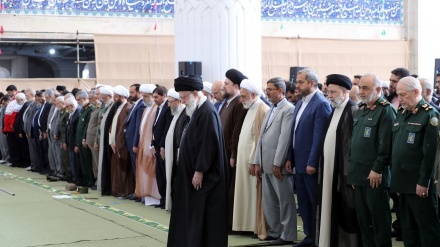 Iran, preghiera l'Eid al-Fitr guidata dall'Ayatollah Khamenei