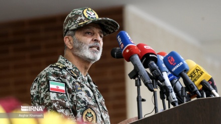 L'Iran, Capo dell'Esercito: 