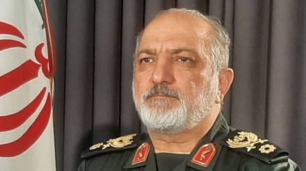  ख़तरे की स्थिति में ईरान की परमाणु नीति में पुनर्विचार व बदलाव संभव हैः कमांडर हक़ तलब