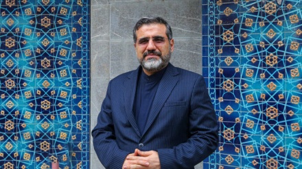 İran Kültür Bakanı İsmaili Bakü'de