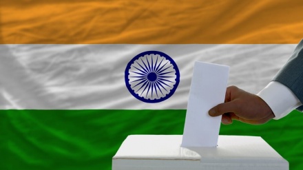 Hindistan'da dünyanın en uzun seçimleri başladı