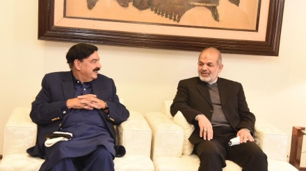 שר הפנים פגש את עמיתו הפקיסטני באיסלמבאד