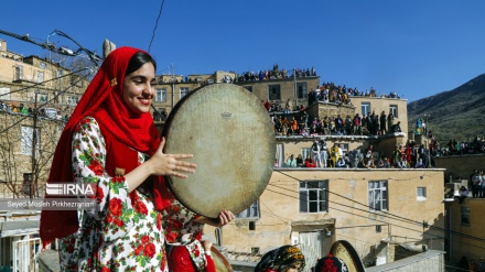 Festivali i tingujve të defit në Kurdestan të Iranit/Foto