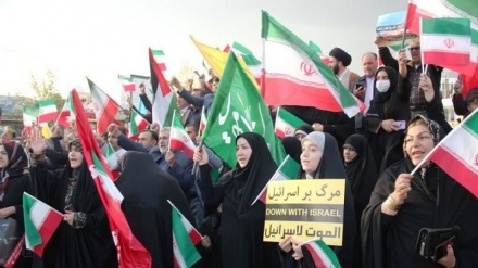 (VIDEO) Iran, festeggiamenti in strade dopo l'attacco al regime sionista