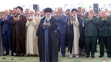 De İron İslom İnğılobi Ali Məğaminə Rəhbəri imoməti Tehronədə Fıtrə idi nımoj bərpo kardeşone.