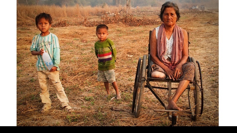 Камбоджийцы до сих пор боятся темной почвы; катастрофа, которую Америка навлекла на Камбоджу + фотографии