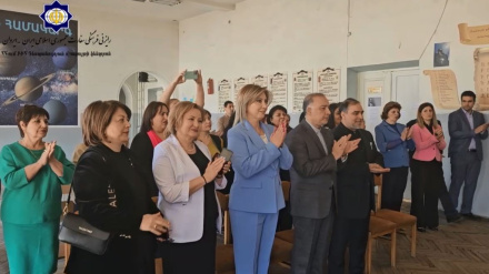 Հայաստանում Իրանի դեսպանն ու մշակութային խորհրդականն այցելել են Երևանի  թիվ 61 դպրոց, որտեղ դասավանդվում է  պարսկերեն 