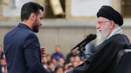 Lideri suprem i Revolucionit Islamik në takimin me studentët: Vështrim analitik, përkrah vështrimit krenar për progresin