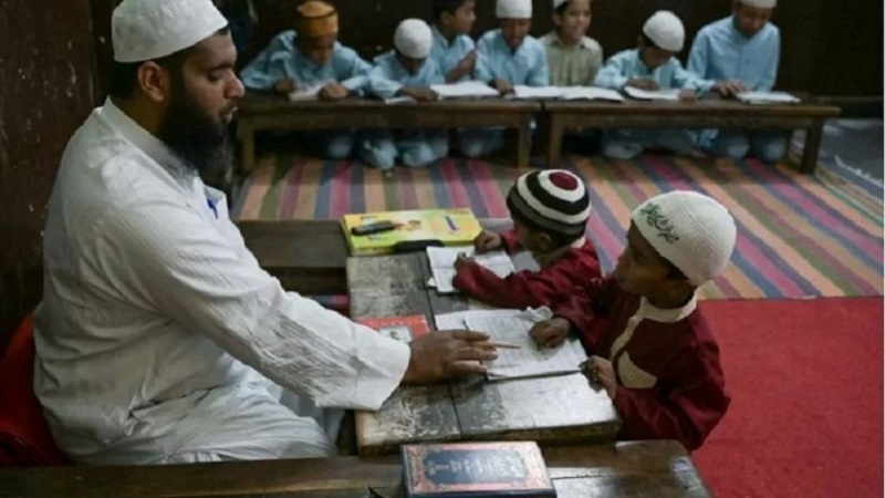 تعلیق حکم ممنوعیت فعالیت مدارس اسلامی در اوتار پرادش هند