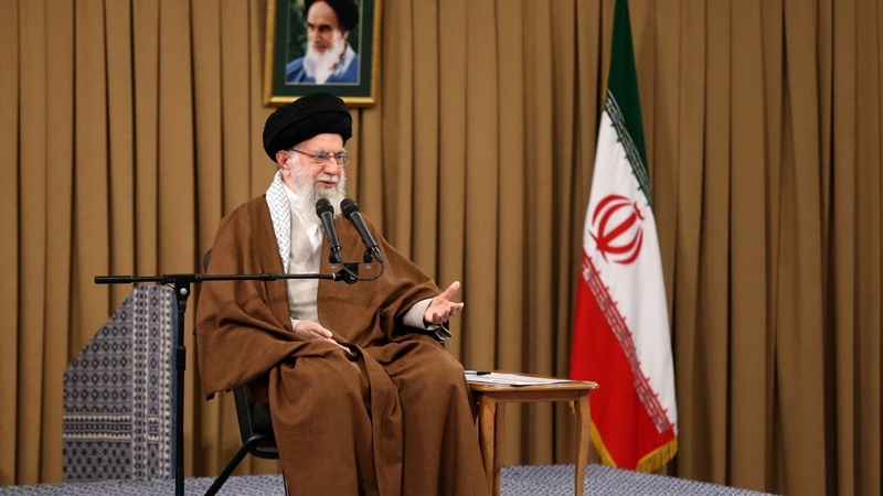Лидер революции: иранский народ не уступит принуждению и алчности