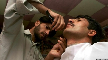 طالبان ۱۰ جوان را به خاطر اصلاح ریش و مو لت و کوب کردند 