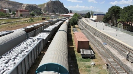 انتقال اولین محموله صادراتی افغانستان از طریق راه آهن هرات - خواف 