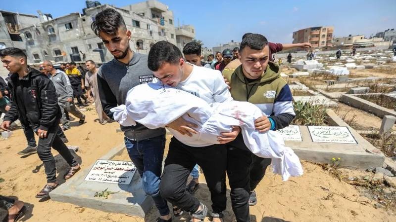 Shtatë persona martirizohen në sulmin sionist në një shtëpi në Rafah
