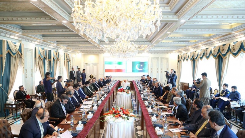 تاکید رئیسی بر لزوم بهره‌گیری از ظرفیت مرزهای مشترک بین ایران و پاکستان