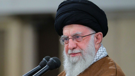 Yslam rewolýusiýasynyň ýokary lideri: hemmeler prezidentiň we halkynyň hyzmatkärleriniň saglygy üçin doga etsinler