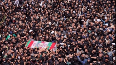 مراسم تشییع پیکر شهید رئیسی به دلیل حضور گسترده جمعیت همچنان ادامه دارد