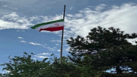 پرچم ایران در نمایندگی‌های سیاسی در افغانستان نیمه افراشته شد