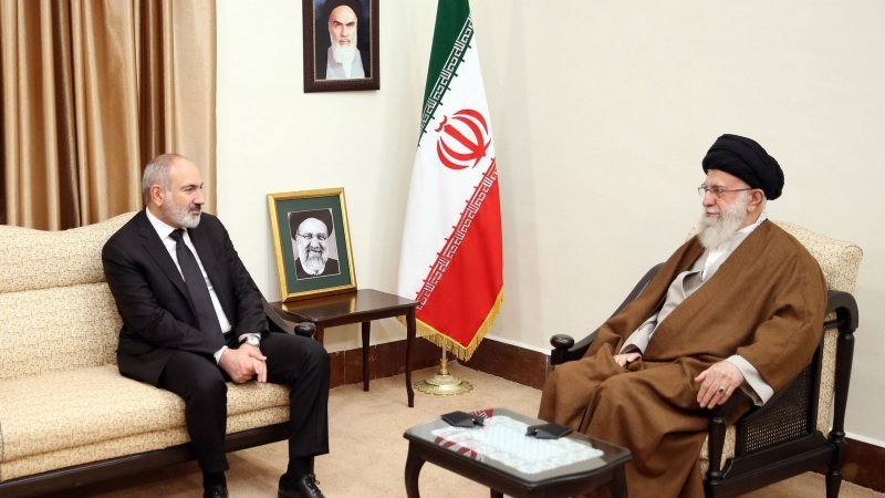 Imam Khamenei: Policy of ever-increasing expansion of ties with Armenia will continue