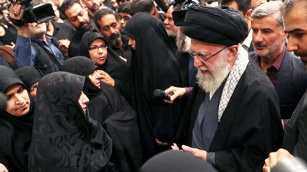     Şəhid Zahidinin ailəsi İnqilab Rəhbərilə görüşüb