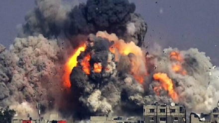 İşgalcilerin Gazze’ye havadan ve karadan saldırıları bugün de devam etti