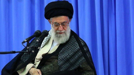 Ali Məqamlı Rəhbər amerikalı tələbələrə: Siz tarixin doğru tərəfində dayanmısınız