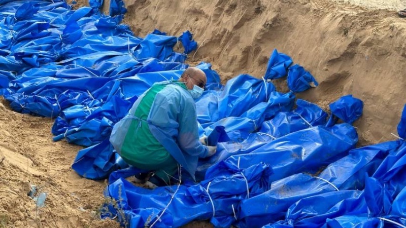 What do we know of mass graves discovered in Gaza?