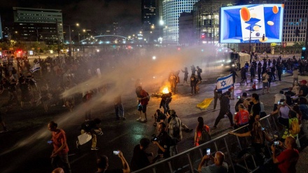Policia e regjimit sionist sulmon në Tel Aviv protestuesit kundër luftës