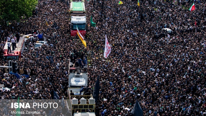 İran'ın şehit cumhurbaşkanı ve arkadaşlarının cenaze töreni uluslararası medyada geniş yankı buldu