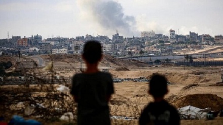 Gaza, bombe israeliane sui campi profughi