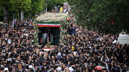 وداع باشکوه مردم مشهد با خادم الرضا